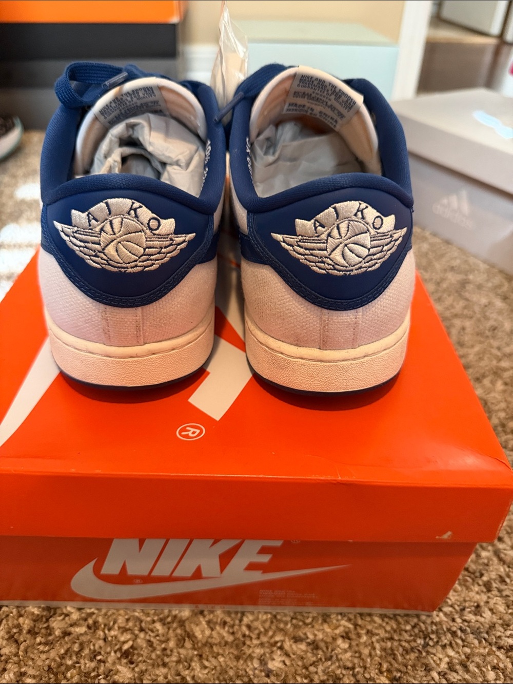 Nike Jordan 1 low KO Royal and white - Picture 5 of 8